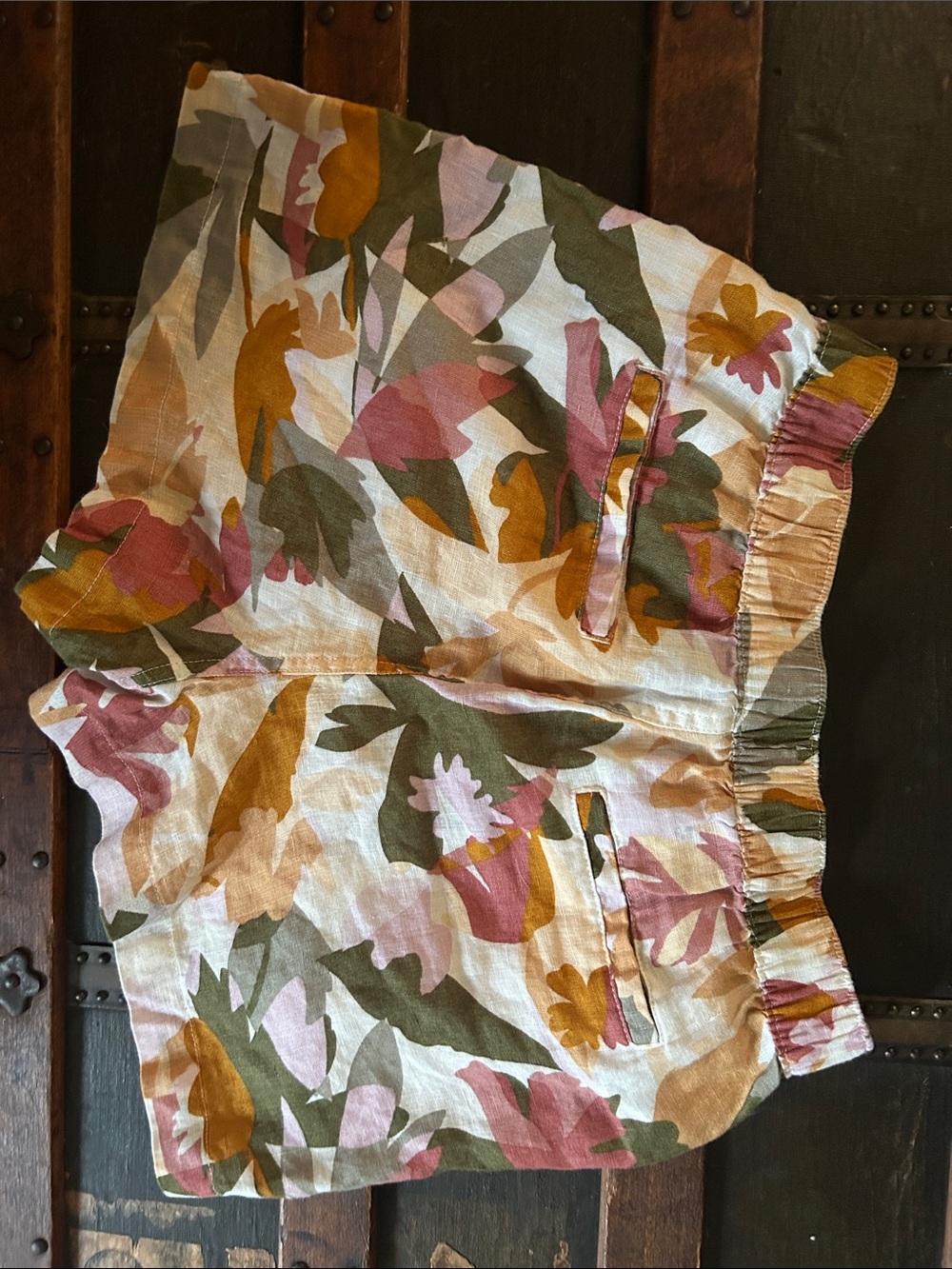 Joie Floral Linen-Blend Shorts in Pink, Green & Tan